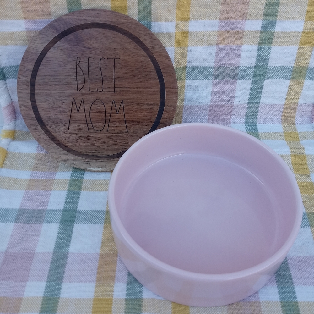 Rae Dunn "Best Mom"‎ Round Box - Picture 4 of 8